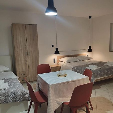 Batkoski Apartments Паг Екстериор снимка