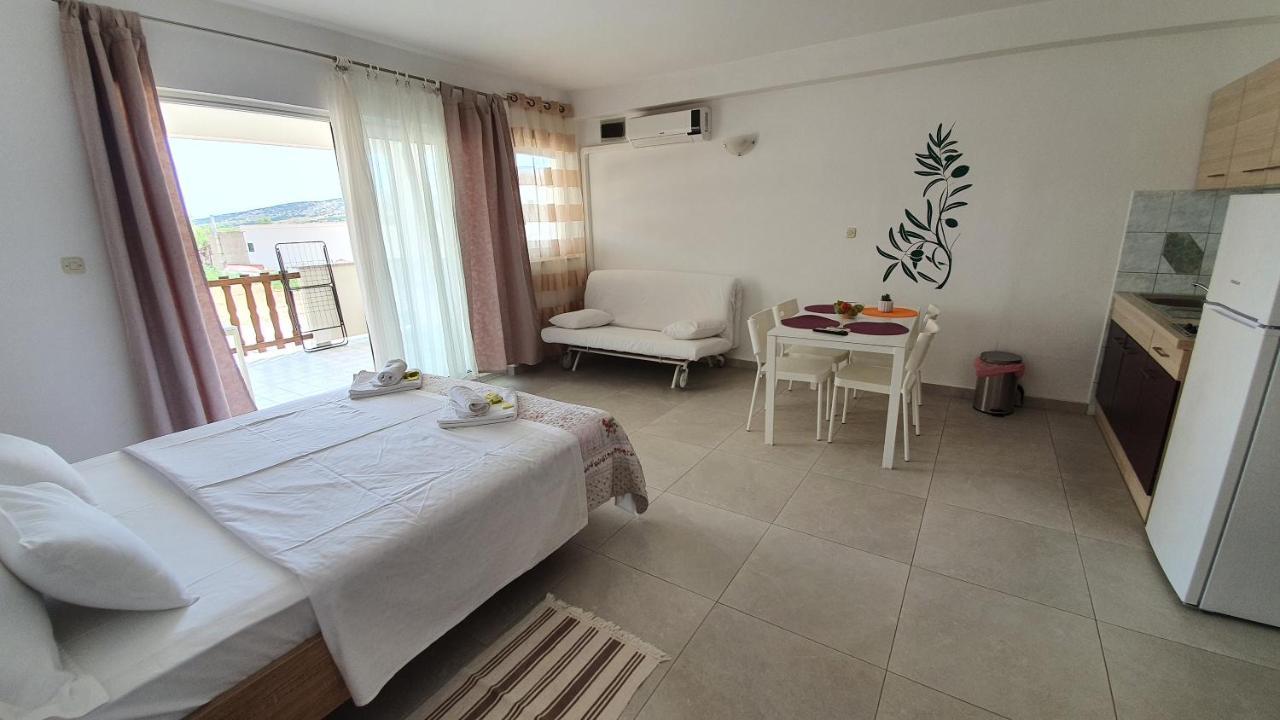 Batkoski Apartments Паг Екстериор снимка